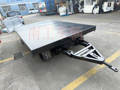 30吨重型半岛（中国）一站式服务平台 环保实心轮胎4I.jpg